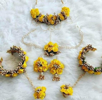 Lamansh Flower Jewellery 1 Necklace, 2 jhumki Earrings , 1 Maangtika with Side Chain & 2 Bracelets attached to ring set / Yellow LAMANSH® Special Floral 🌺 Jewellery Set / Floral 🌺 set
