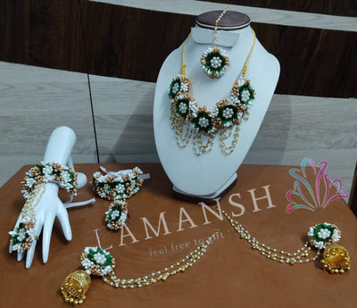Lamansh Flower 🌺 Jewellery 1 Necklace, 2 jhumki Earrings with side chain, 1 Maangtika & 2 Bracelets Attached with ring / White-Golden LAMANSH® Artificial Flower Jewellery Set For Women & Girls / Haldi Set