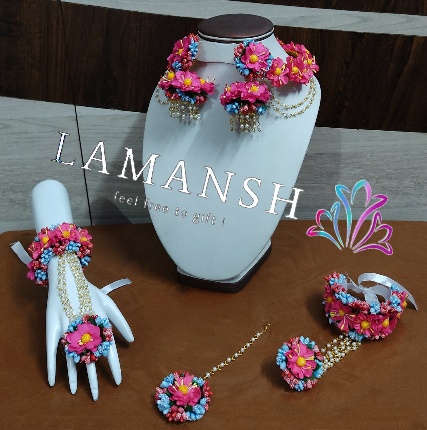 Lamansh Flower 🌺 Jewellery 2 Earrings with side chain to hair , 1 Maangtika & 2 Bracelets Attached with ring / Dark Pink - Blue - Yellow - Red LAMANSH® Flower Jewellery Set For Haldi Mehendi ceremomy / Gorgeous 🌺 Floral Set