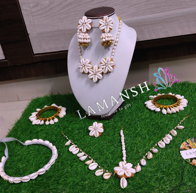 LAMANSH Flower Jewellery LAMANSH® Shells 🐚 X Mogra Jewellery Set 🌺 with Kalire & Hair Accessory / Mogra Flower Bridal jewellery Set for haldi mehendi ceremony