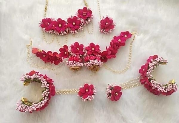 Lamansh Flower Jewellery set 1 Necklace, 2 Earrings ,1 Maangtika & 2 Bracelet Attached To Ring set / Pink LAMANSH® Multicolor BEAUTIFUL, BRIDAL FLORAL JEWELLERY SET FOR WOMEN / Jewel set