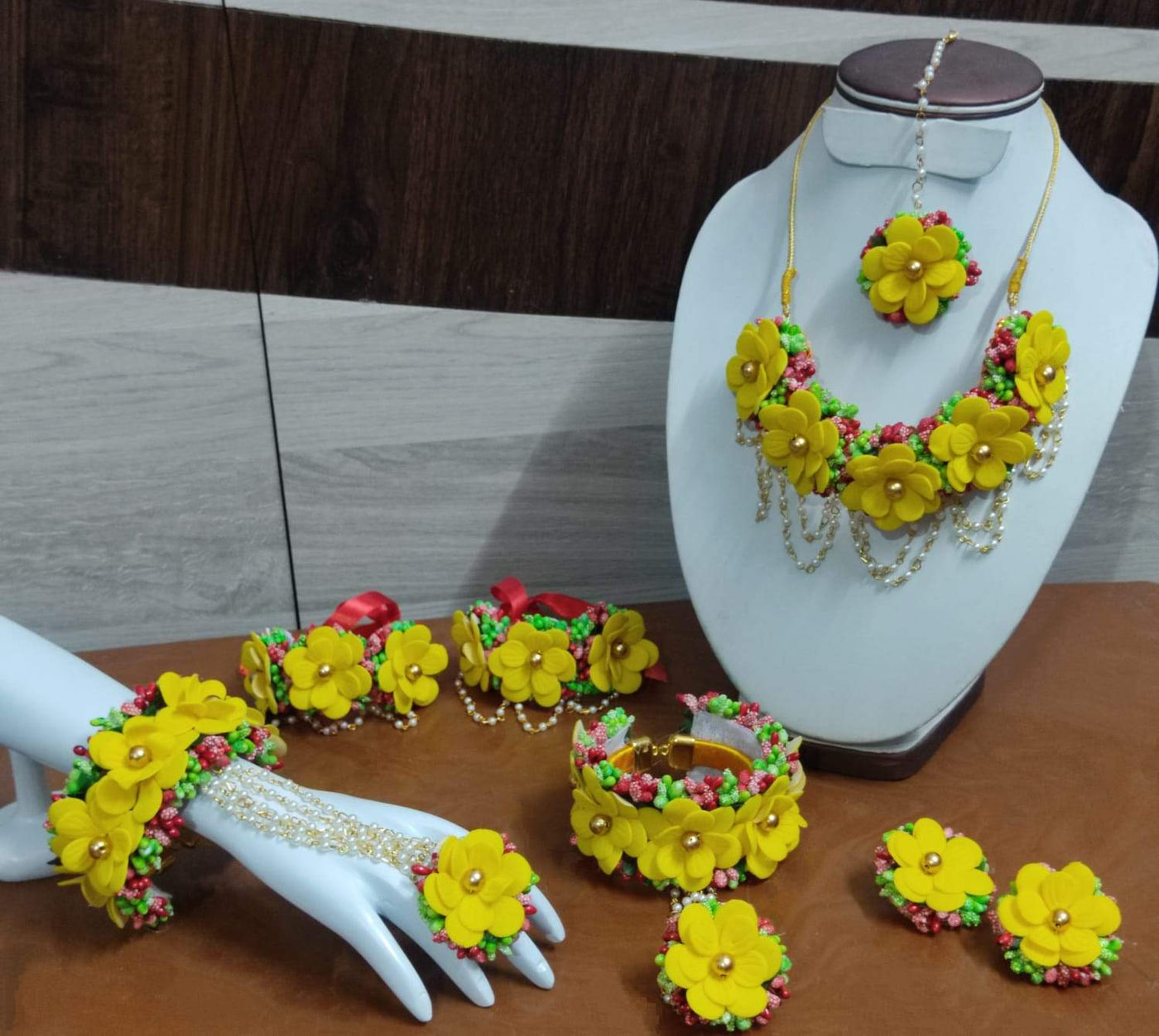Lamansh Flower 🌺🌻🌹🌷 Jewellery set 1 Necklace, 2 Earrings, Bracelet Attached With ring, 2 Bajubandh & 1 Maangtika Set / Yellow LAMANSH® Special Haldi Mehendi 🌺 Jewellery Set / Floral Jewellery set