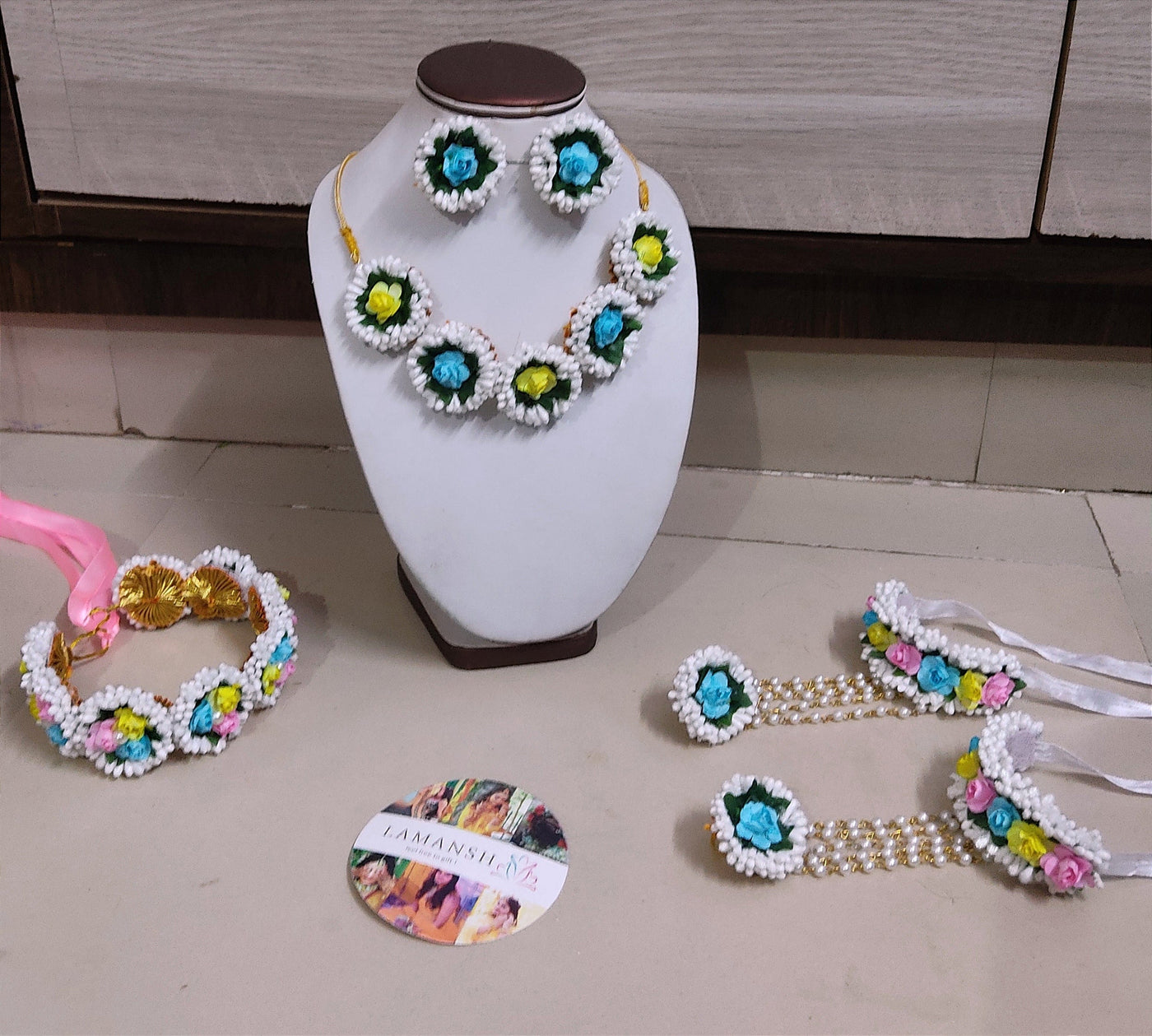 LAMANSH Flower Jewellery White - Yellow - Blue / Free Size / Bridal Look LAMANSH® 🌺 Bridal Floral Jewellery Setting with Tiara for Mehendi Haldi Rasam / Artificial Flower Jewelry set