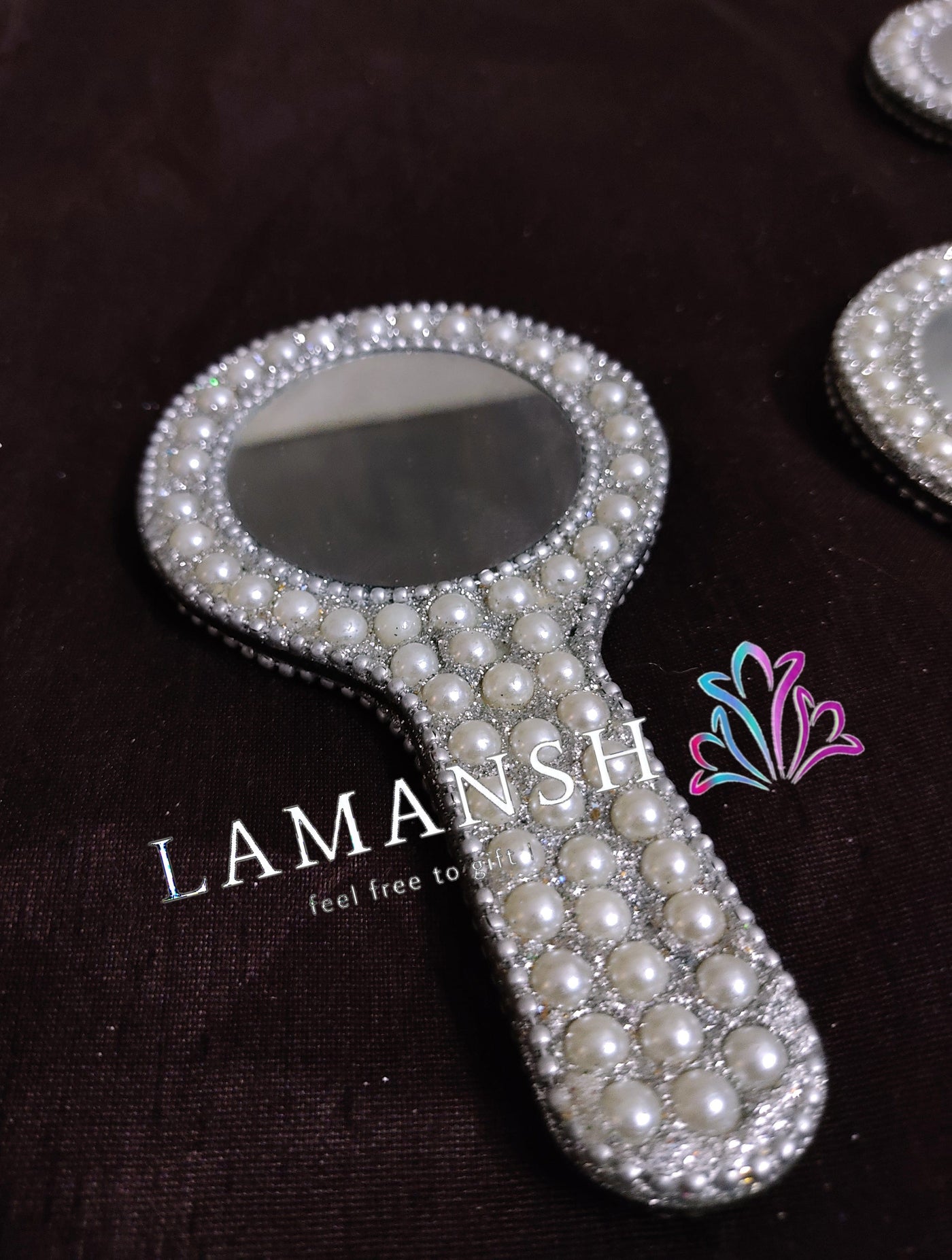 LAMANSH Hand Mirrors for gifting Silver / Lakh work / Standard LAMANSH® (Pack of 20) Small Size Round Handheld Purse Mirror for Women and Men, Ergonomic Compact Magnifying Hand Mirror for Makeup, Handy Mirror for Travel with Durable Handle, Shell Color / Perfect for Gifting 🎁