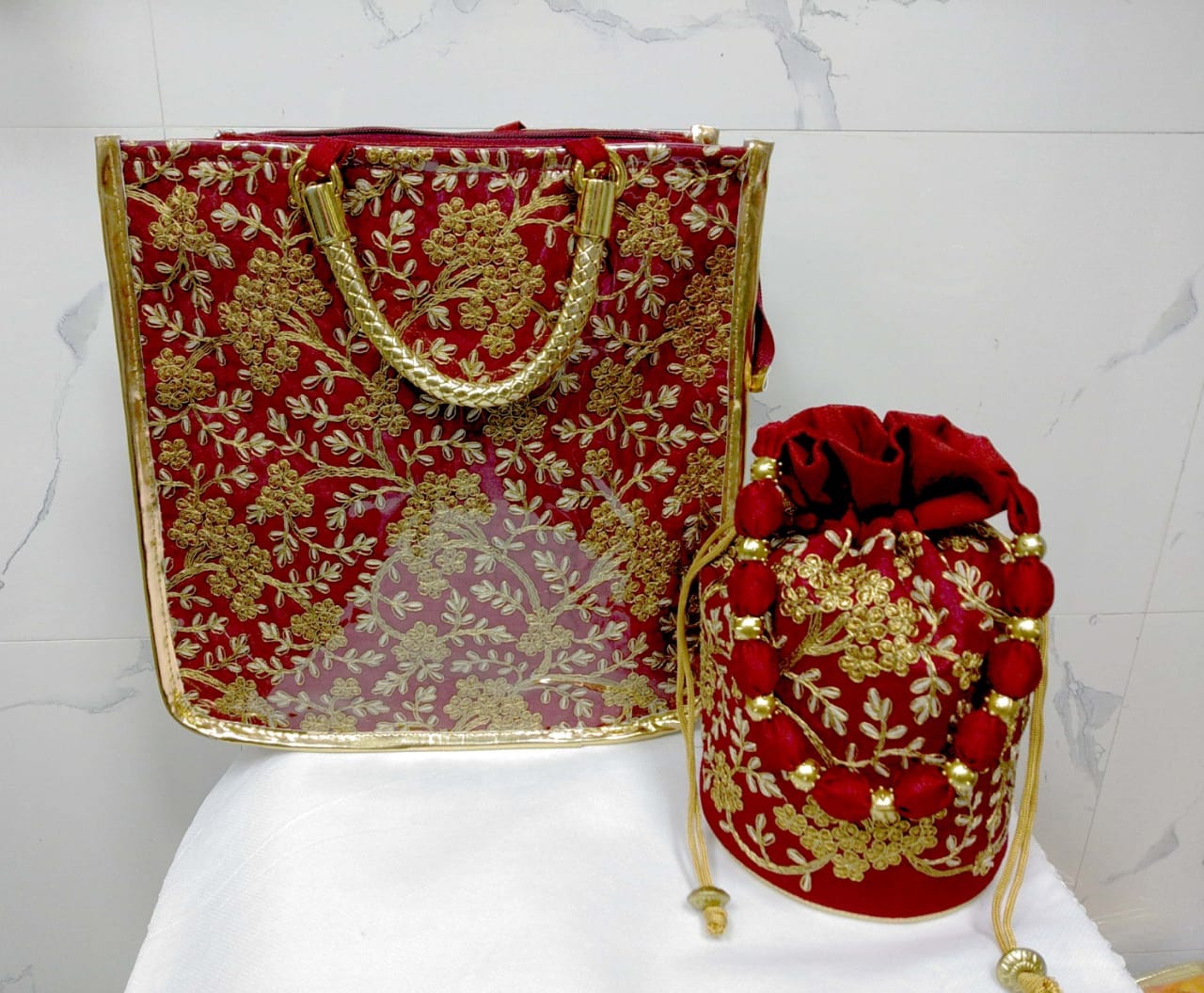 Athshree Handbags Bridal Hand Purse, For Wedding, Approx 500 Gm at Rs  180/piece in Kanpur