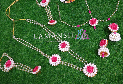 Lamansh latest floral set 1 Necklace , 2 Earrings , 2 Hathphools & 1 Maangtika / Pink White LAMANSH® Elegant Mogra Flower Jewellery set for Haldi 💛 ceremony