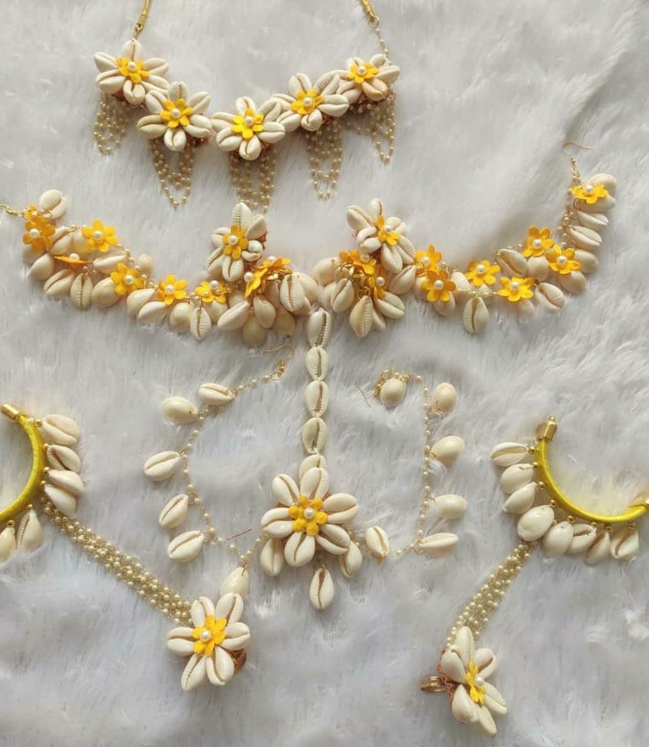 LAMANSH latest floral set Yellow-White / Standard / Shells 🐚 Style Lamansh® Bridal Yellow Shells X Floral Jewellery Set 🌺🌻 for Haldi ceremony