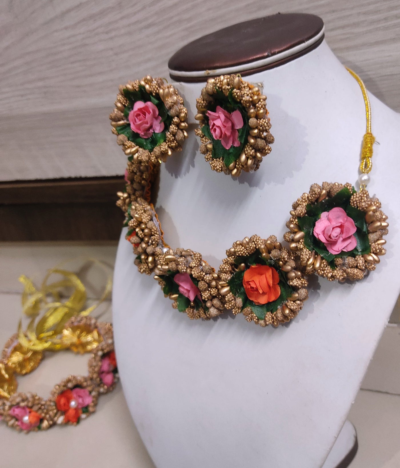 Lamansh latest jewellery LAMANSH® Artificial Flower 🌺 Jewellery set with matching Anklets & Hair Band / Floral Jewelry set for Haldi Mehendi ceremomy
