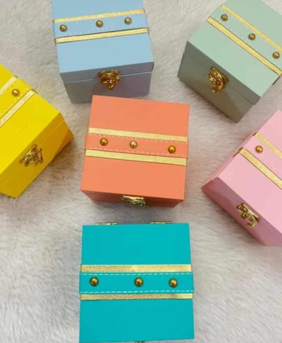 Lamansh leatherite boxes Pack of 100 (4*4 inch) Leather mini trunk boxes at (110 Rs each) for gifting 🎁 / small leatherite lock boxes for wedding favors / Jewellery✨orgainzer box