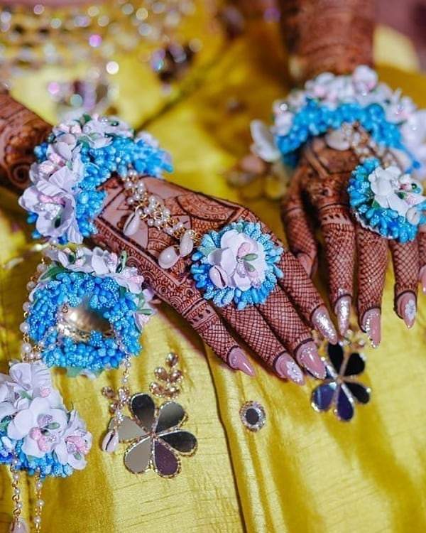 Lamansh Maangtika & Bracelet Attached With Ring set 1 Maangtika & 2 Hathphool with Kaleere set / White - Sky Blue LAMANSH® Flower 🌺 Jewellery with Kaleere / Floral Jewellery Set