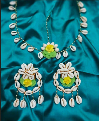 LAMANSH Maangtika, Earrings & Bangles set Green-yellow / Standard / Shells 🐚 Style Lamansh® Flower Jewellery Set With Shells Earrings & Bangles set
