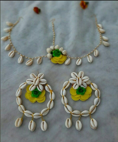 Shell Jewellery Earrings,Maangtika set for bride / Haldi,Mehndi 