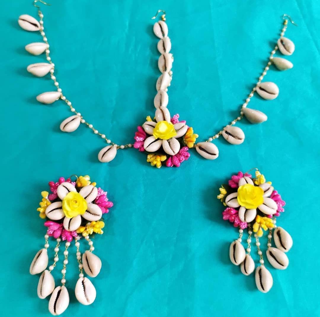 LAMANSH Maangtika, Earrings & Bangles set Pink-yellow-White / Standard / Shells 🐚 Style Lamansh® Flower Jewellery Set With Shells Maangtika & Earrings set