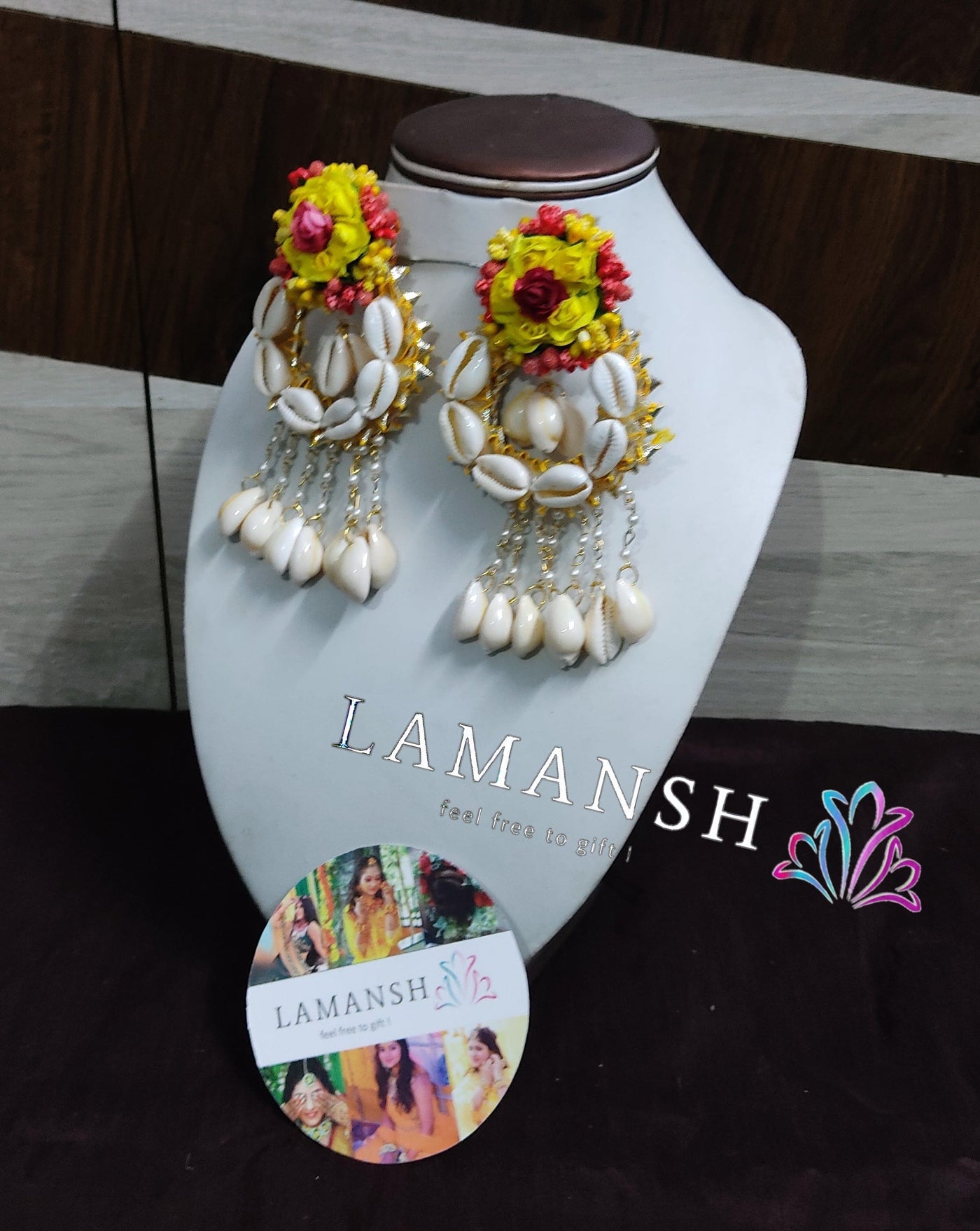 LAMANSH Maangtika, Earrings & Bangles set Red Yellow / Standard / Shells 🐚 Style LAMANSH® Artificial Seashells 🐚 Earrings set for Haldi Mehendi ceremony / Floral Jewelry set