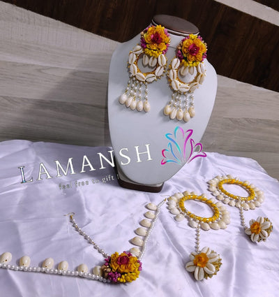 LAMANSH Maangtika, Earrings & Bangles set Yellow-Pink / Standard / Shells 🐚 Style Lamansh® Flower Jewellery Set With Shells Earrings & Bangles set