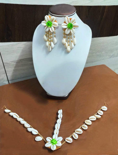 LAMANSH Maangtika & Earrings set White / Standard / Shells 🐚 Style Lamansh® Flower Jewellery Set With Shells Maangtika & Earrings set