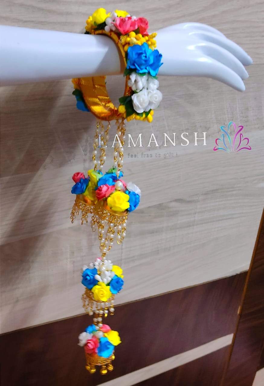 Lamansh Necklace, Jhumki Earrings, Maangtika & Bracelet Attached With Ring set 1 Necklace, 2 Earrings, 1 Maangtika , 1 Ring & 2 Bangles Attached With Kaleera set / Multicolor LAMANSH® Mirror collection Flower 🌹🌺 Jewellery set with Kalire for Haldi Mehndi