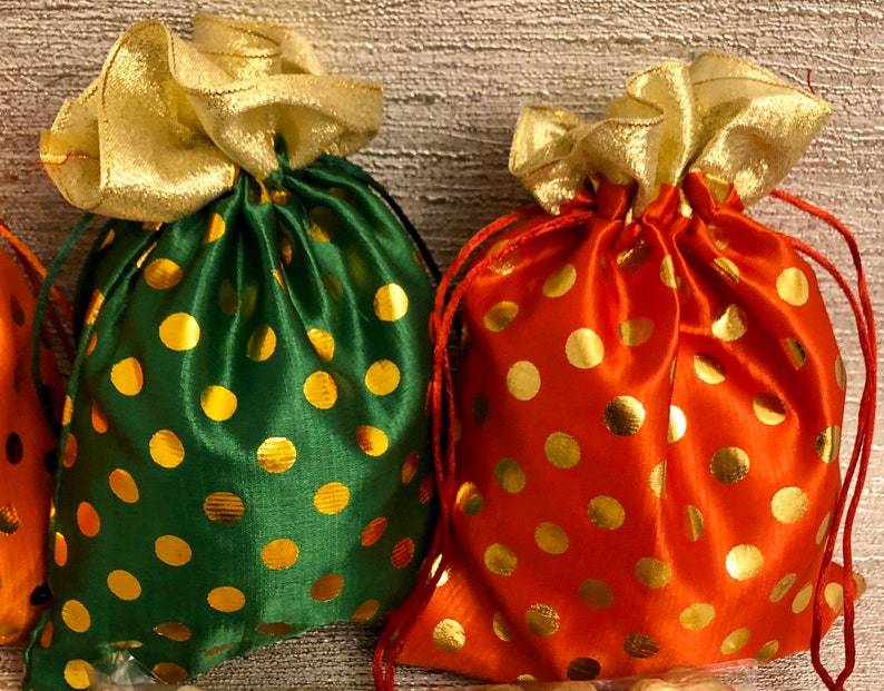 Eid Gifts for Girls | Eid Baskets | Eid Chocolate gifts - The Elegance