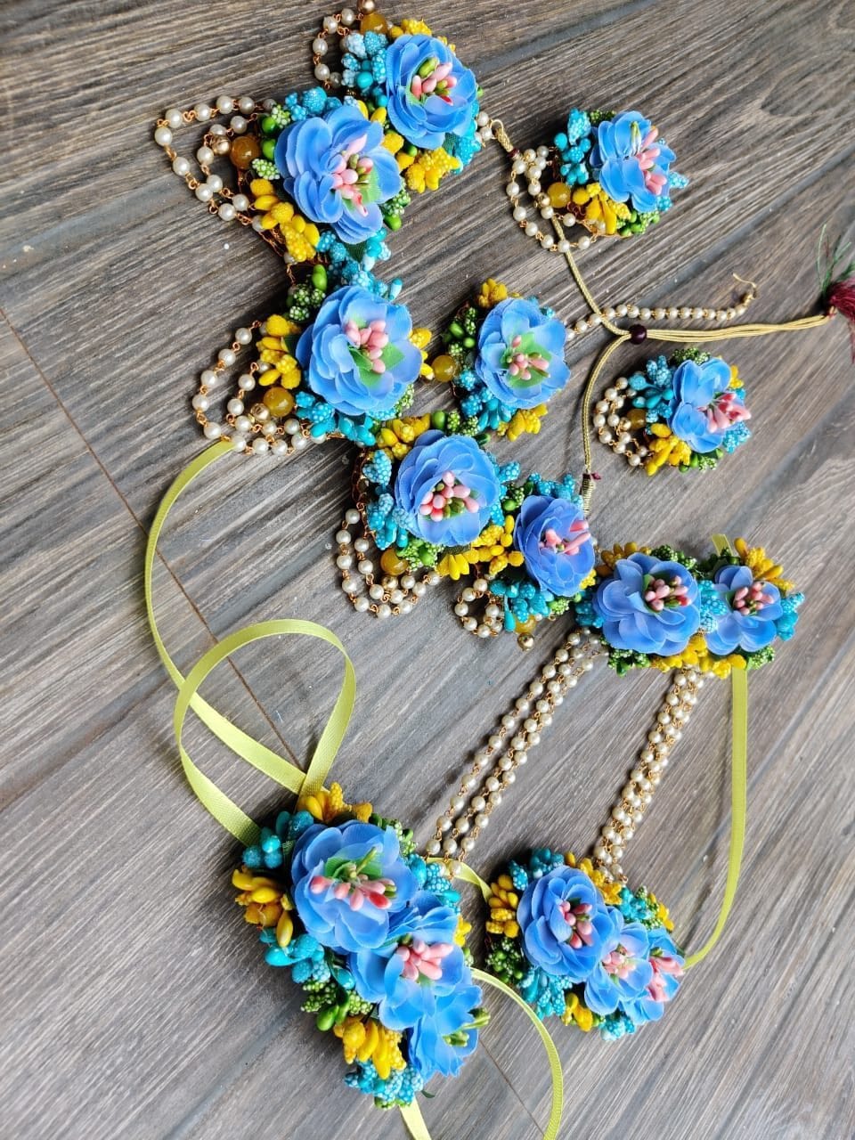 Lamansh Necklace, Earring, Maangtika & Bracelet Set 1 Necklace, 2 Jhumki Earrings , 1 Maangtika & 2 Bracelets Attached With Ring / SkyBlue-Yellow LAMANSH® Special Haldi 🌺 Jewellery Set