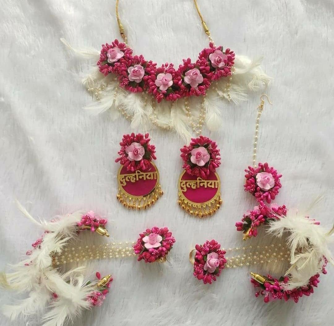 LAMANSH Necklace ,Earring, Maangtika & Bracelet Set Pink- White / Free Size / Bridal Look Lamansh® 🌺🌹🌷Floral Feather Jewellery Set with Dulaniya Earrings Set