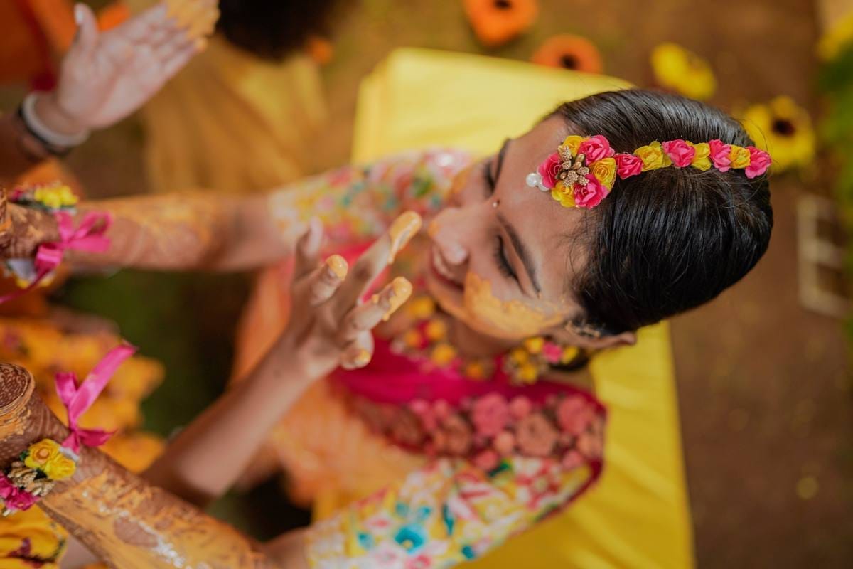 LAMANSH Necklace ,Earring, Maangtika & Bracelet Set Yellow-Pink-Golden / Free Size / Bridal Look LAMANSH® 🌺Floral Jewellery Set for Haldi ceremony / Flower Set