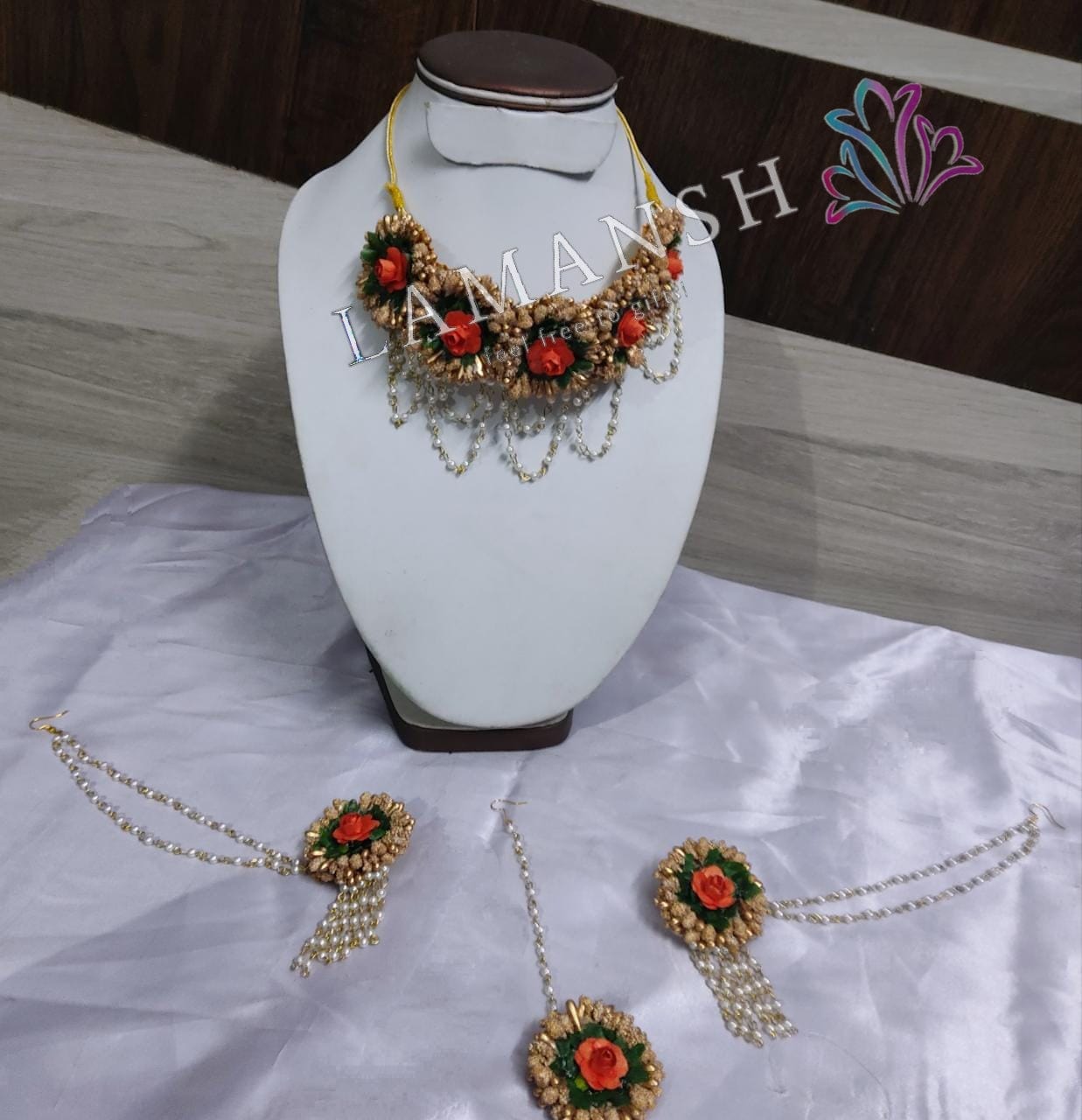 LAMANSH Necklace ,Earring, Maangtika Orange - Gold / Free Size / Bridal Look Lamansh® 🌺 Floral Jewellery Set for Haldi & Mehendi ceremony