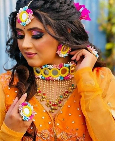 Floral jewellery set with necklace