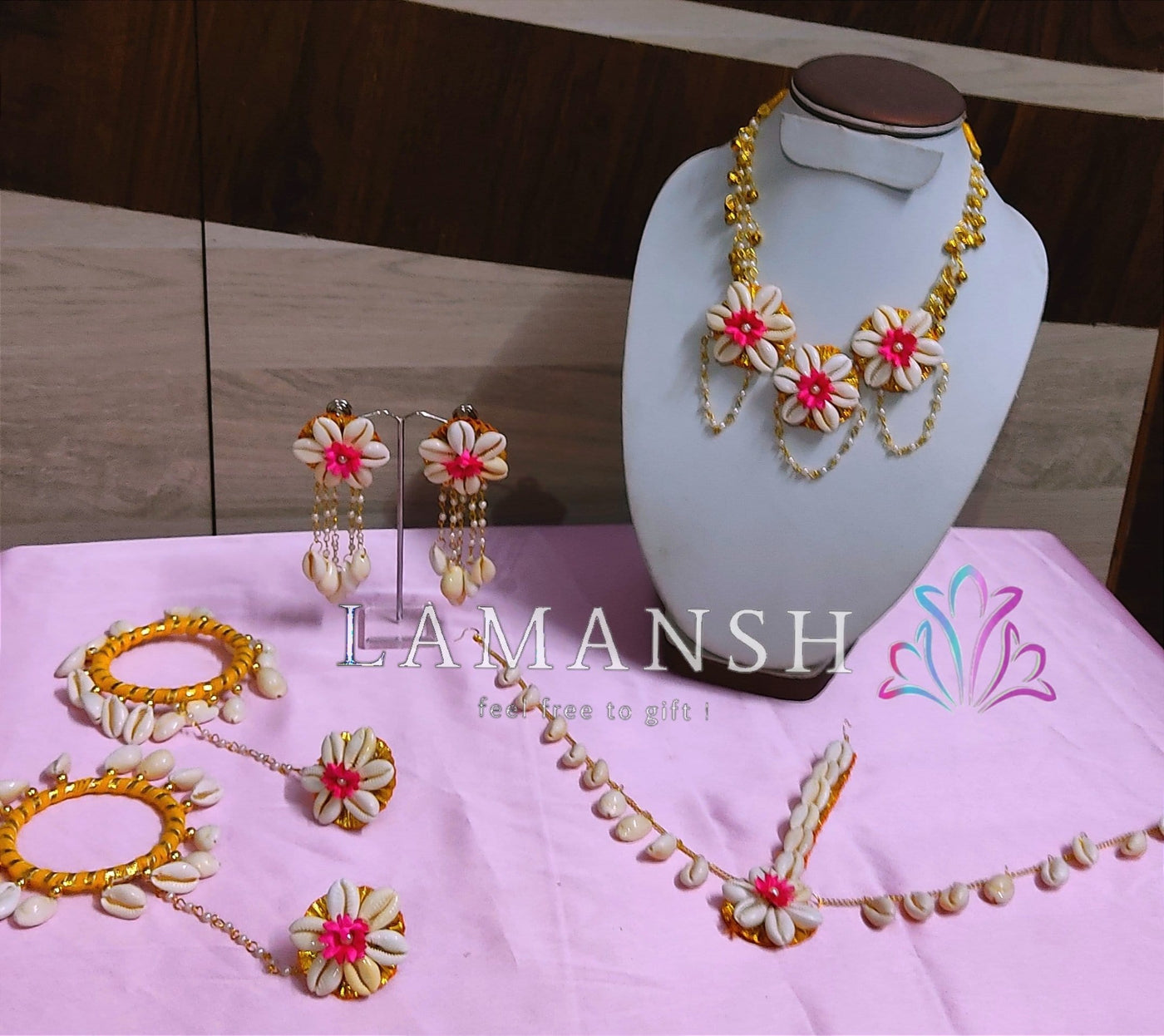 LAMANSH Necklace , Earrings , Bracelets attached to ring , Maangtikika Pink / Standard / Shells 🐚 Style Lamansh® Shells 🐚 collection Floral Jewellery Set 🌺🌷 / Haldi Set