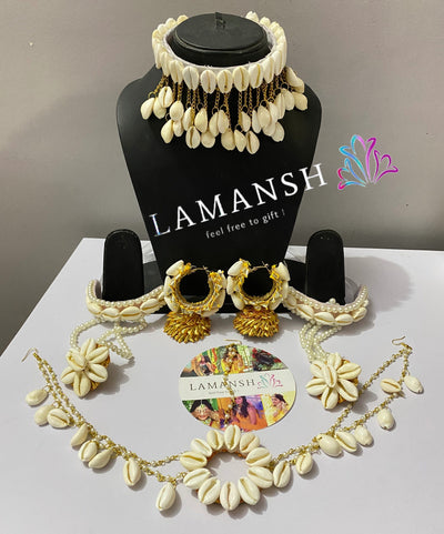 LAMANSH Necklace , Earrings , Bracelets attached to ring , Maangtikika Red - Orange / Standard / Shells 🐚 Style LAMANDH® Trendy Shells 🐚 Jewellery Set for Mehendi ceremony