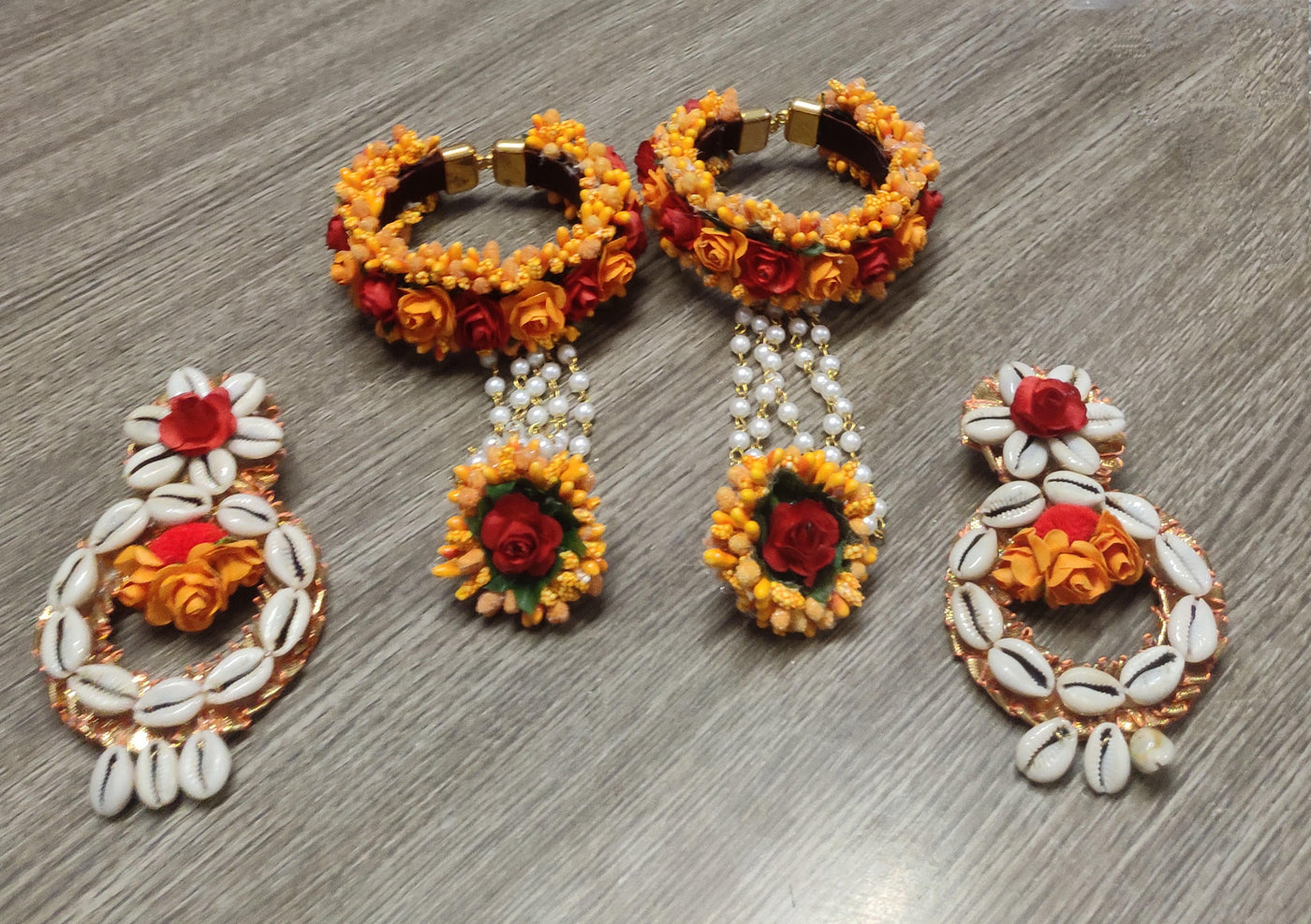 LAMANSH Necklace , Earrings , Bracelets attached to ring , Maangtikika Red - Orange / Standard / Shells 🐚 Style Lamansh® Shells 🐚 Floral Jewellery Set 🌺🌹🌷 / Haldi Set