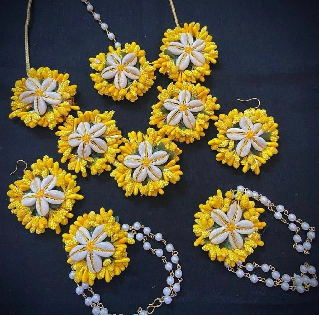 LAMANSH Necklace , Earrings , Bracelets attached to ring , Maangtikika Yellow-White / Standard / Shells 🐚 Style Lamansh® Shells 🐚 Floral Jewellery Set 🌺🌻🌹🌷 / Haldi Set