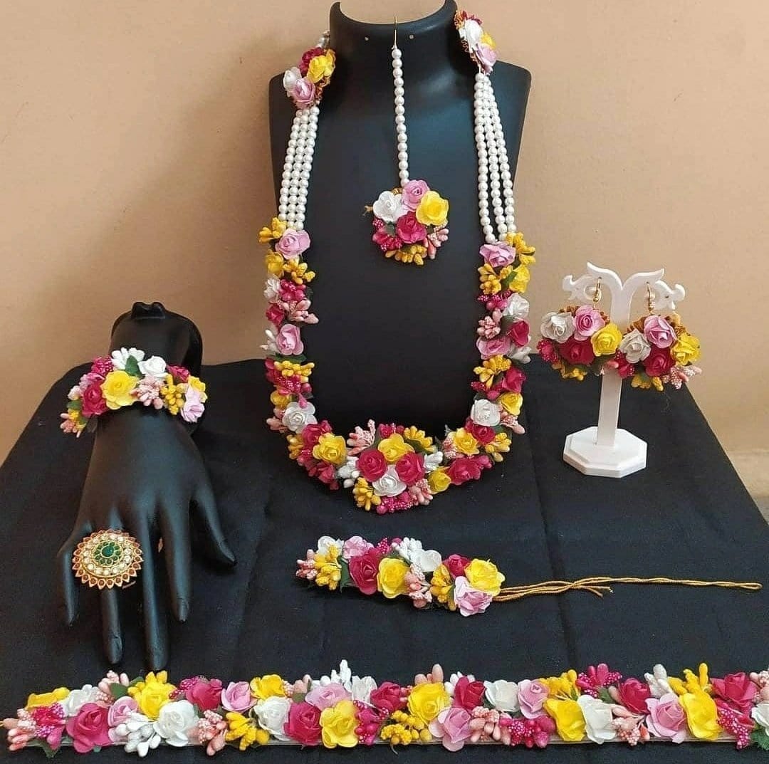 Flower jewellery with kamarband