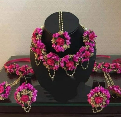 Lamansh Necklace, Earrings, Maangtika & Bracelet set 1 Necklace, 2 Earrings ,1 Maangtika & 2 Bracelet Attached with ring set / Pink LAMANSH® Special Haldi Mehendi 🌺 Jewellery Set