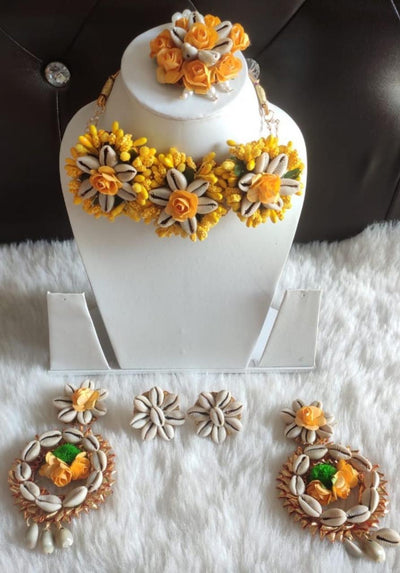 LAMANSH Necklace , Earrings , Ring & Maangtikika Yellow Green / Standard / Shells 🐚 Style Lamansh® Shells 🐚 collection Floral Jewellery Set 🌺🌷 / Haldi Set
