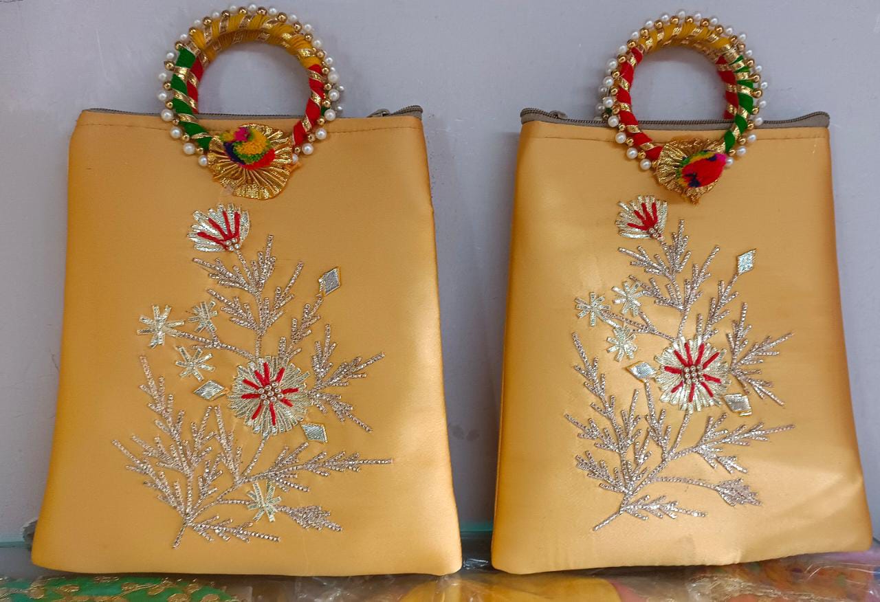 GOLDGIFTIDEAS Jute Potli Bags for Gift Packing, Gift Bags for Return Gifts,  Jute Gift Pouches, Jute Goody Bags (18 x 13 CM)