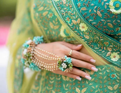 Lamansh Ring Set Green-Gold / Artificial flowers / Haldi ,Wedding,Engagement Lamansh™ Floral Ring Bracelet Set for Engagement / Haldi / Floral Accessories set