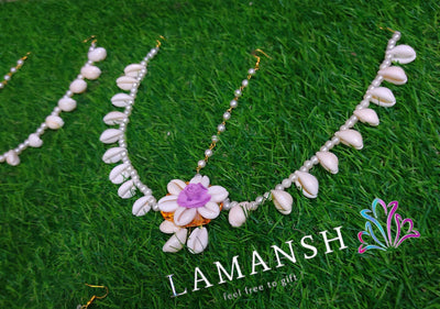 LAMANSH shell mathapatti LAMANSH® ( Pack of 20) Floral 🌸 Shells Mathapatti /  Maangtika's with side chain / Bridesmaid Giveaways set