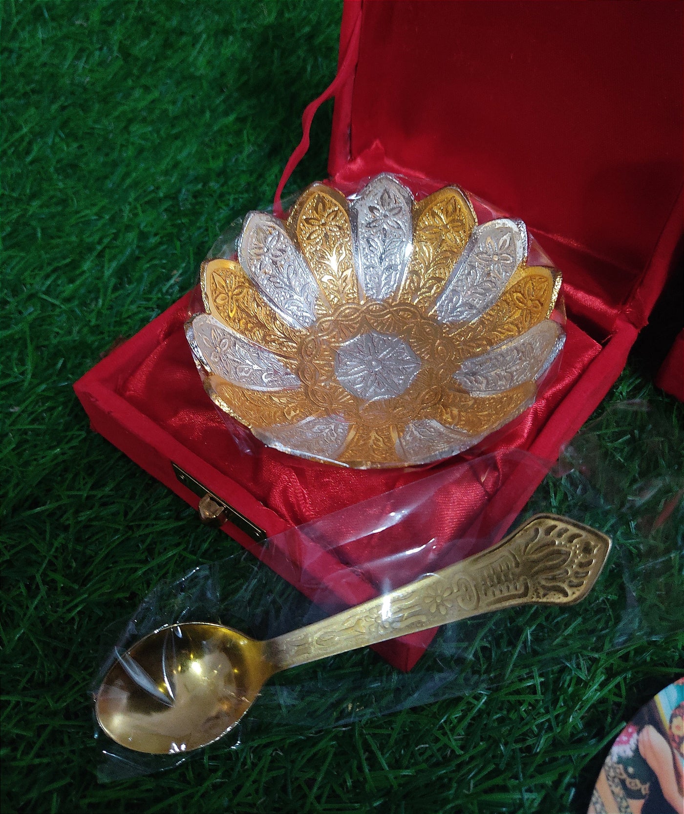 Lamansh silver bowl sets ( BULK ) LAMANSH® Golden Silver Plated Floral 🌸 Metal Bowl set for Gifting 🎁 | German Silver Bowl set in velvet box for Wedding favours