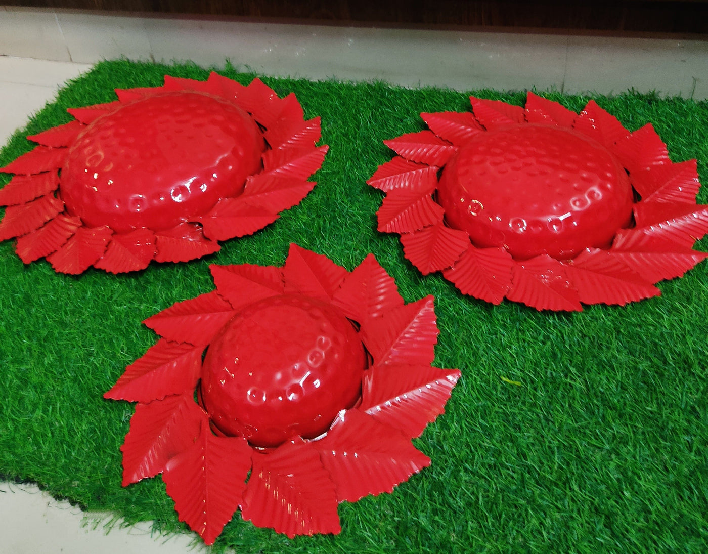 Lamansh urli LAMANSH® Red Floral Leaf Shape Metal URLI Decorative Handcrafted Bowl for Floating Flowers and Tea Light Candles Home,Office and Table Decor / Urli for ✨Festival Diwali & Ganpati decoration