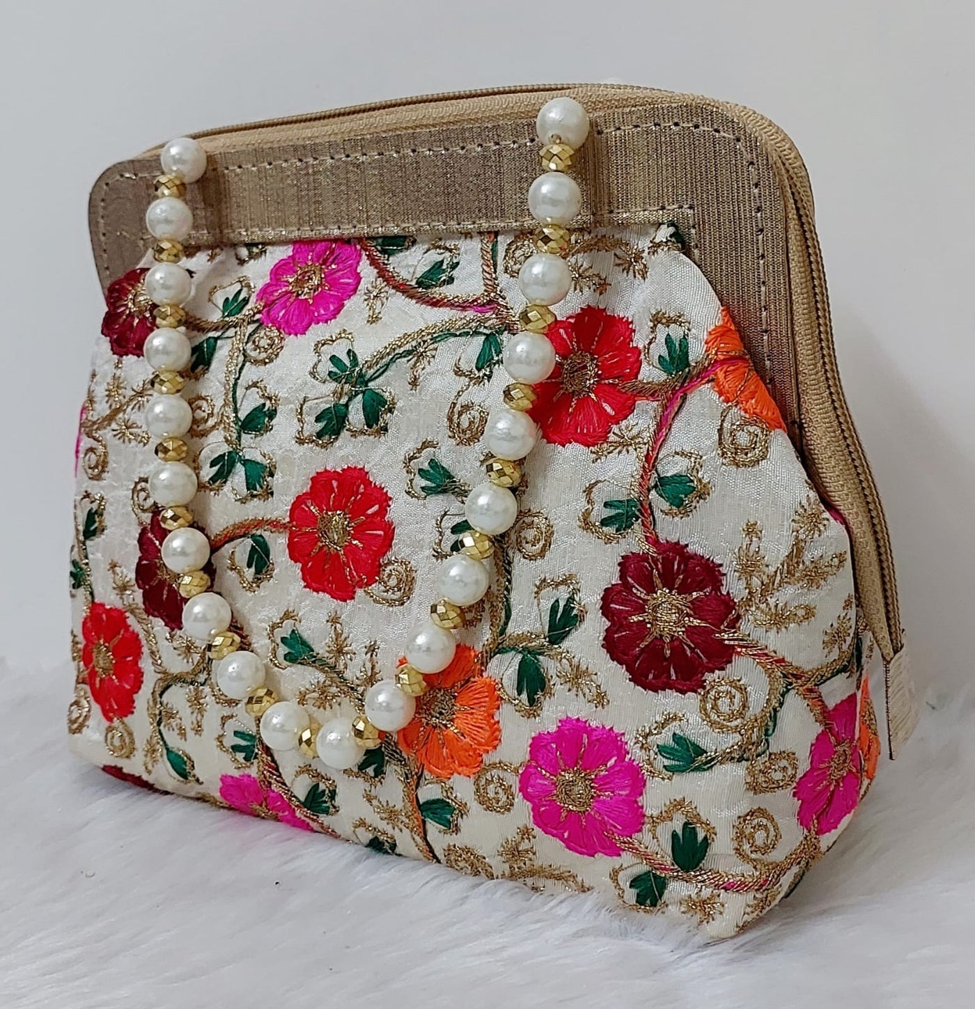 Latest Bridal Purses To Match Your Wedding Outfits