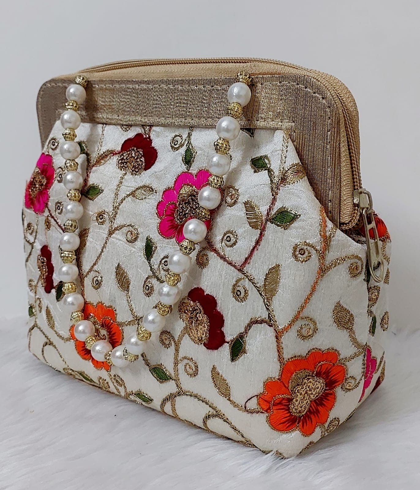 pen #siliconebeads #creations #focalbeads #handbags #purses #LV #purs