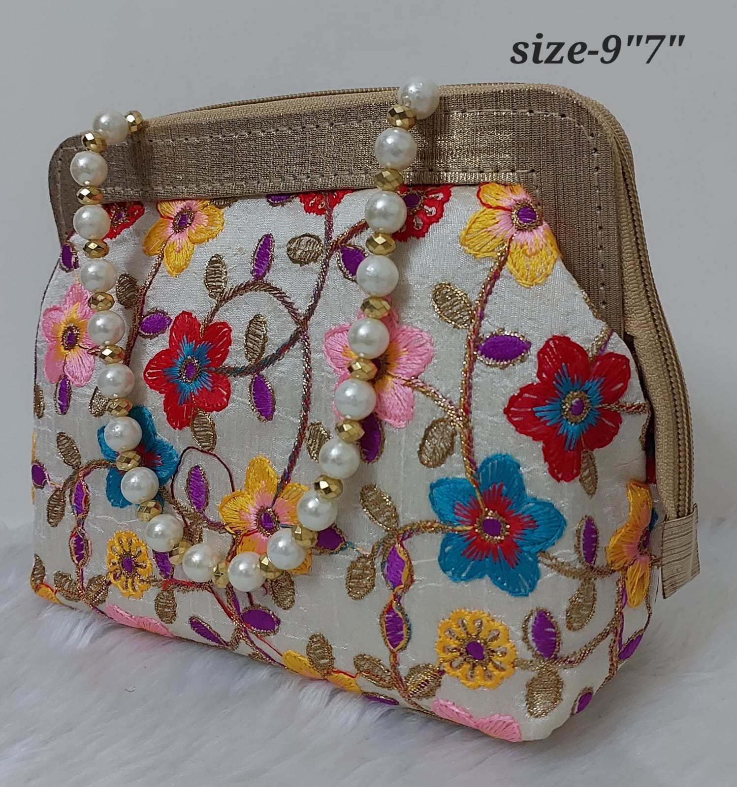 Ikkat Handwork Clutchpurse with 1 compartment and beautiful , Exclusive  design - Traditionally Yours