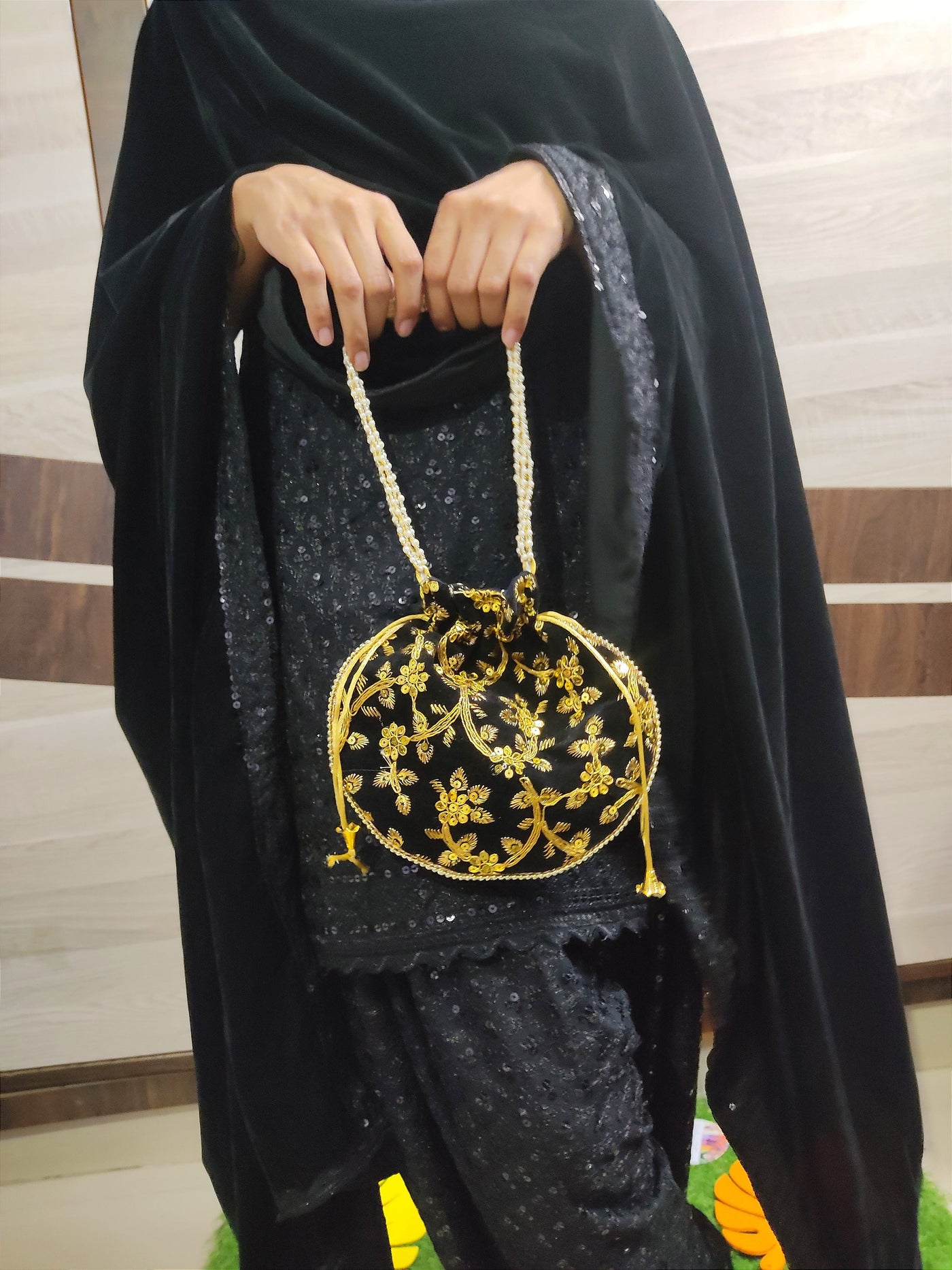 Scallop Sequin Embroidered Potli Bags – Gift Your Best