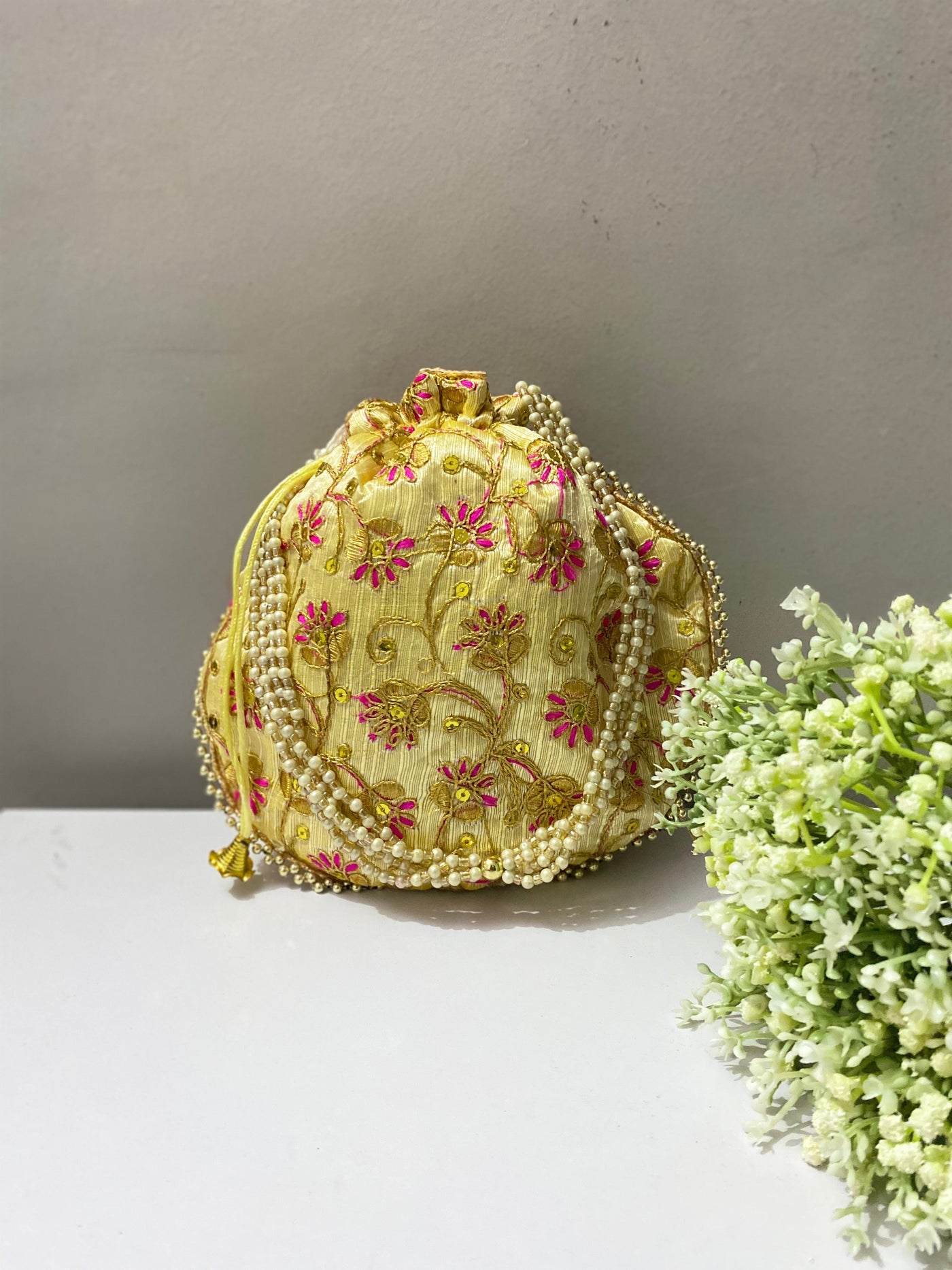 LAMANSH ® Women's Potli Bag LAMANSH® Golden Sequin Ethnic Potli Bag Handbag