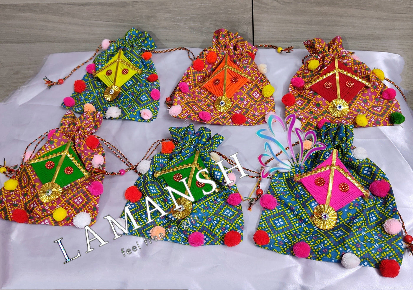 GoldGiftIdeas Gotta Patti Embroidery Potli Bags, Return Gifts for Wedding,  Ethnic Rajasthani Potli Pouch, Potli Bags for Women (Set of 7): Handbags:  Amazon.com