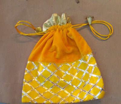 LAMANSH ® Women's Potli Bag LAMANSH Pack of 25 (4*6 inch)Women's Potli Bag For gifting / organza party favour gift bags  /Potli Bag for women with Printed