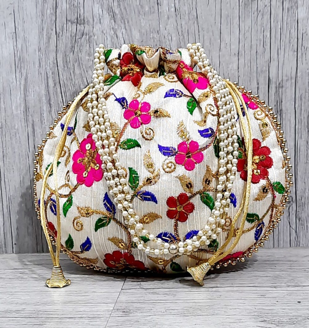 Amazon.com: Diwali Gifts deepawali Diya| Traditional Brass Swastik Diya  with Velvet Box for Pooja,Home Decor, Return Gift : Home & Kitchen