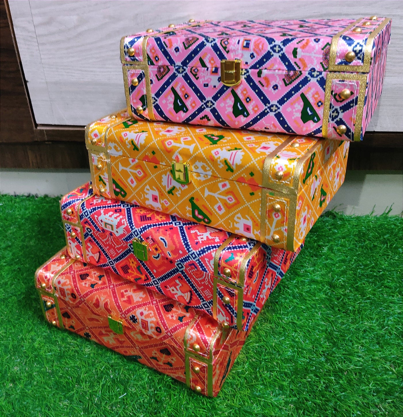 New Jaipur Handicraft gift trunk boxes LAMAMSH® (Size : 10*7*4.5 inch) leatherette Patola Print Trunk boxes / Gift boxes 🎁 fo wedding ceremony , birthday hampers , return gifts & giveaways
